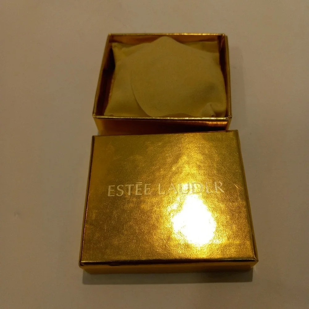 Estee Lauder Golden Love Knot Compact Lucidity 06 Transparent Pressed Powder.
